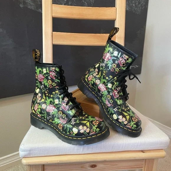 Dr Martens 1460 Floral Bloom Backhand Leather Lace Up Boots US L7 - Picture 17 of 17